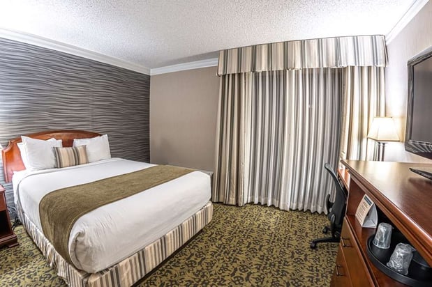 Images Salt Lake Plaza SureStay Collection by Best Western