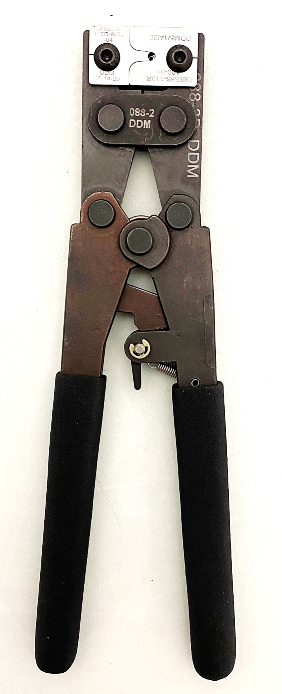 Hand crimping tool