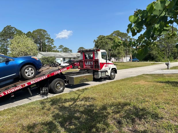 Images Lee's Towing & Recovery