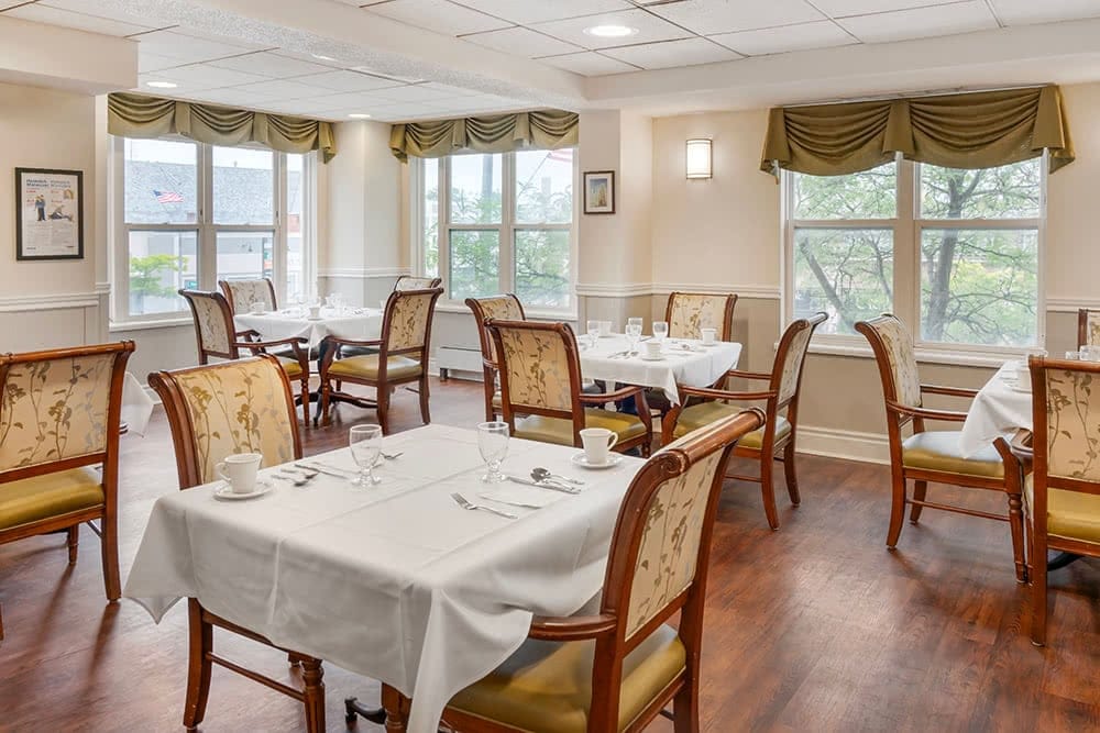 Brookdale Kenmore dining room in Kenmore, NY