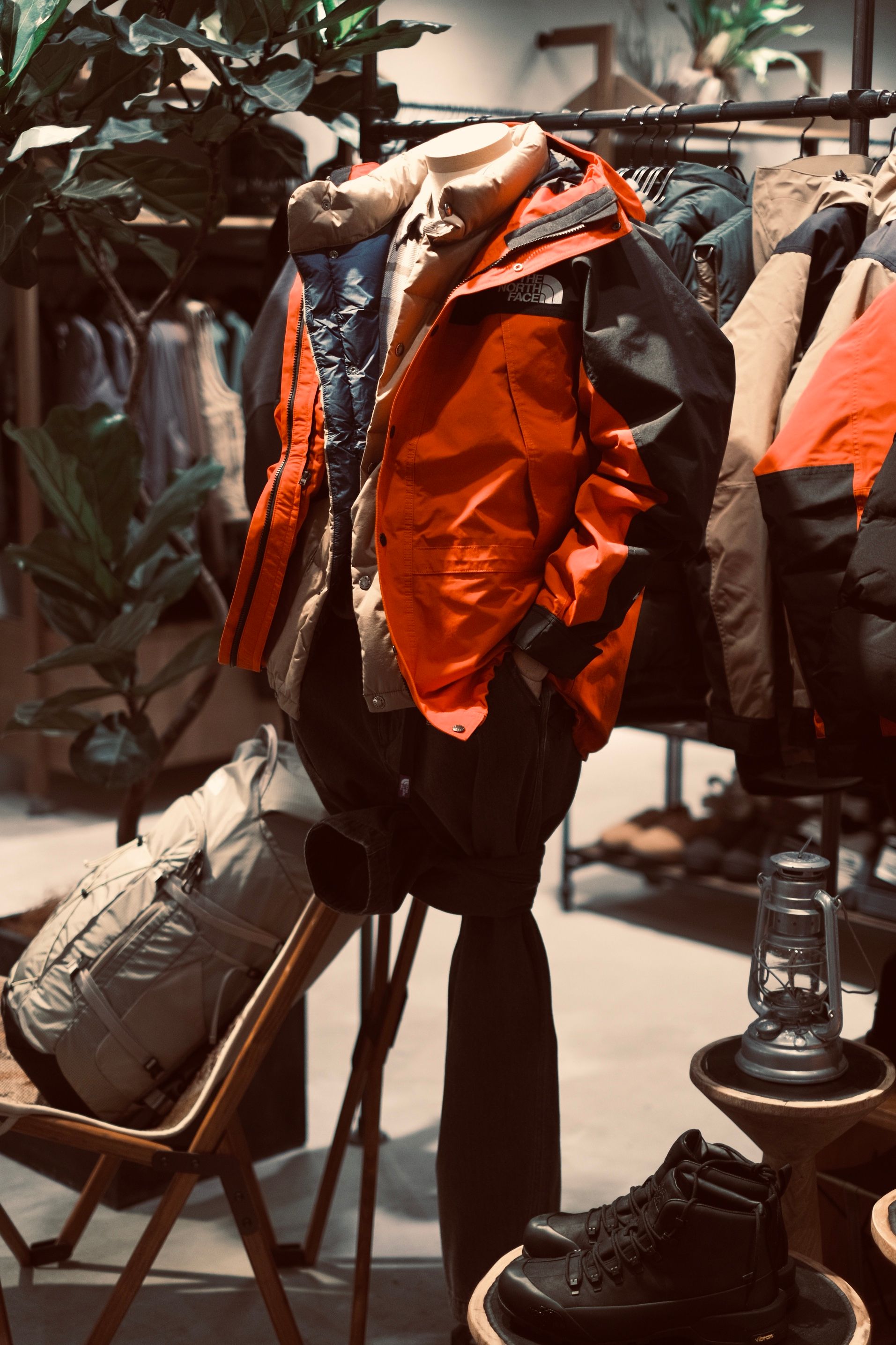 Images THE NORTH FACE MAN (ザ・ノース・フェイス マン) LUCUA1100