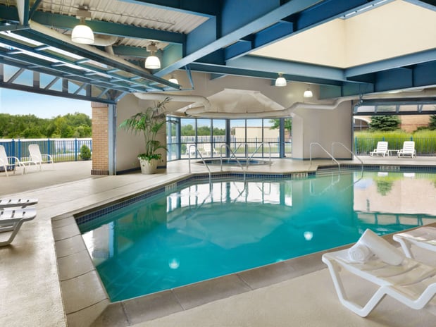 Images Holiday Inn & Suites Council Bluffs-I-29 by IHG