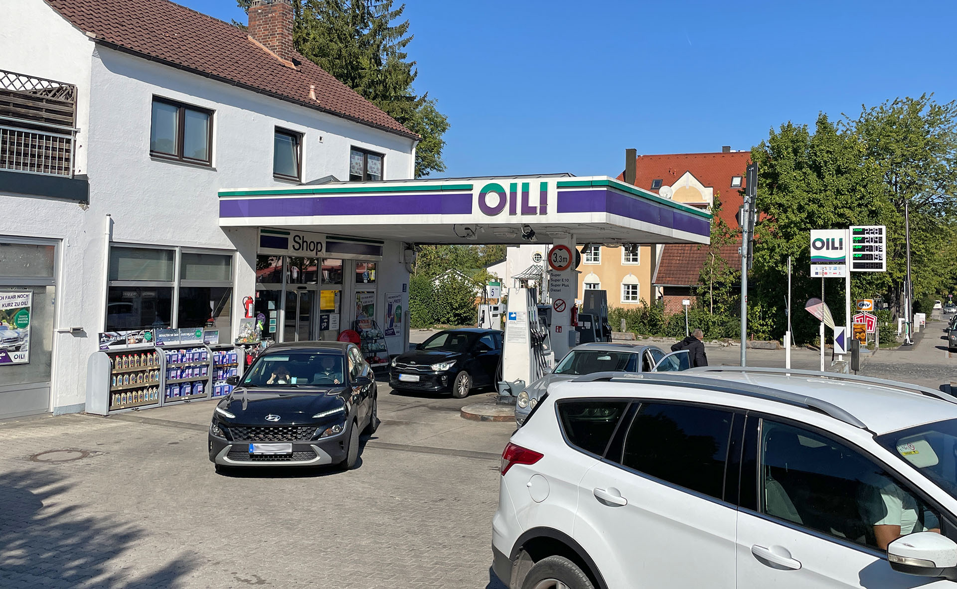 OIL! Tankstelle, Eversbuschstraße 33 in München
