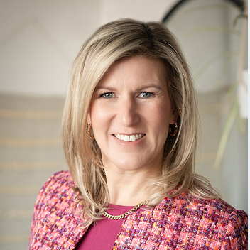 Jenn Aubertin headshot.