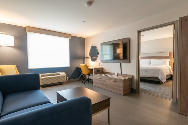 Images Holiday Inn Express & Suites Hampton South-Seabrook by IHG