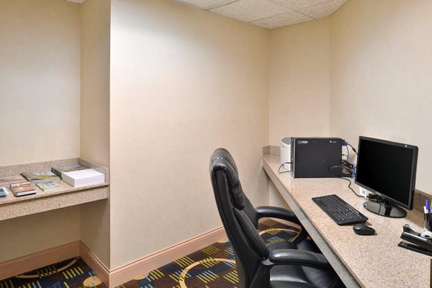 Images Holiday Inn Express & Suites St. Joseph Lakefront by IHG