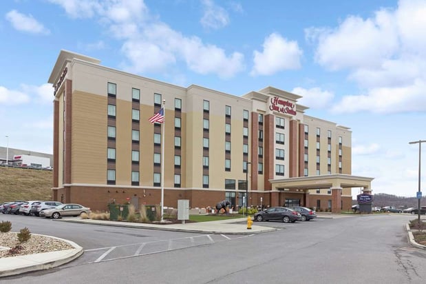 Images Hampton Inn & Suites Morgantown / University Town Centre
