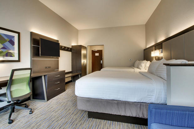 Images Holiday Inn Express & Suites Summerville by IHG