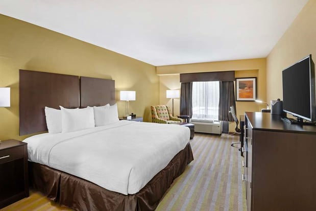 Images Best Western Plus Thornburg Inn & Suites