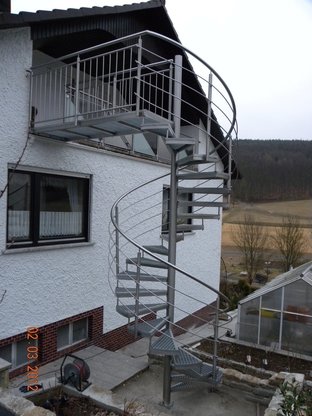Bilder WERNER-Ausstellung Balkon-Terrasse-Treppe