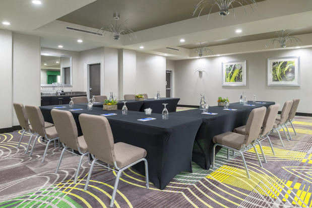 Images Holiday Inn Express & Suites Norman by IHG