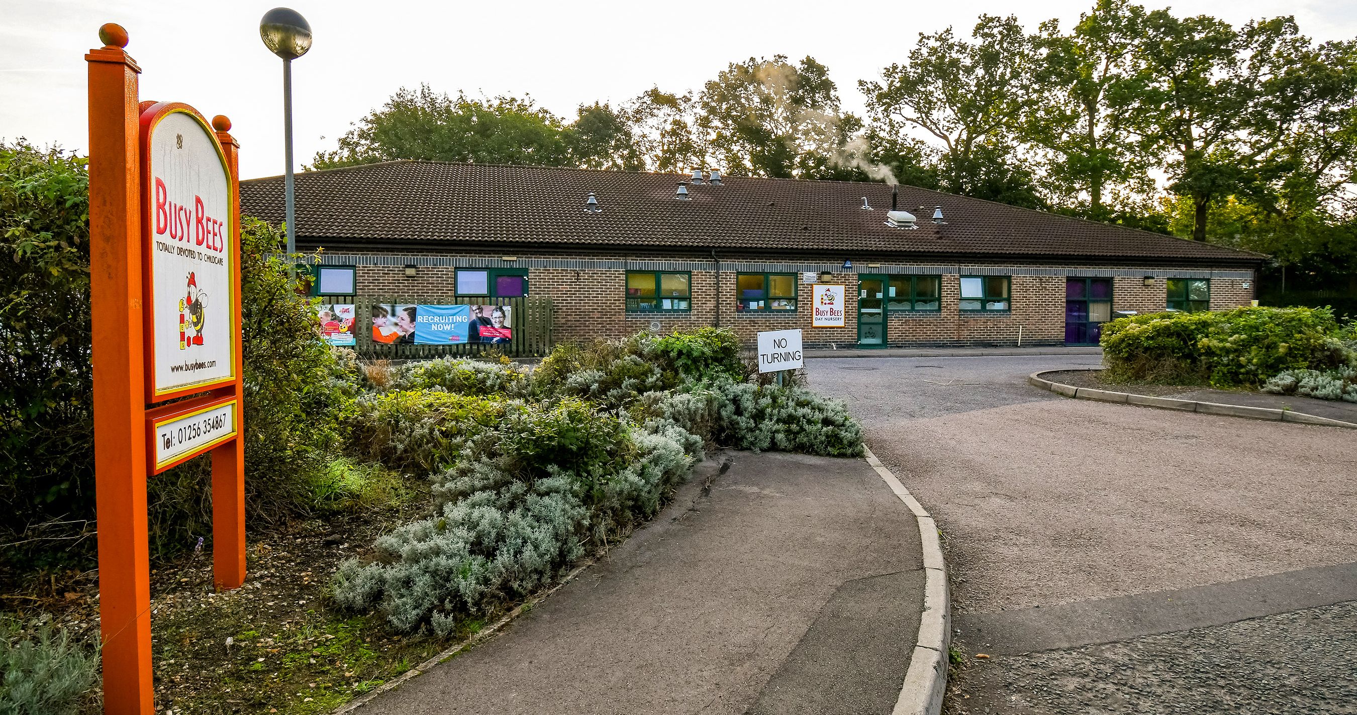Images Busy Bees Childcare Nursery in Basingstoke