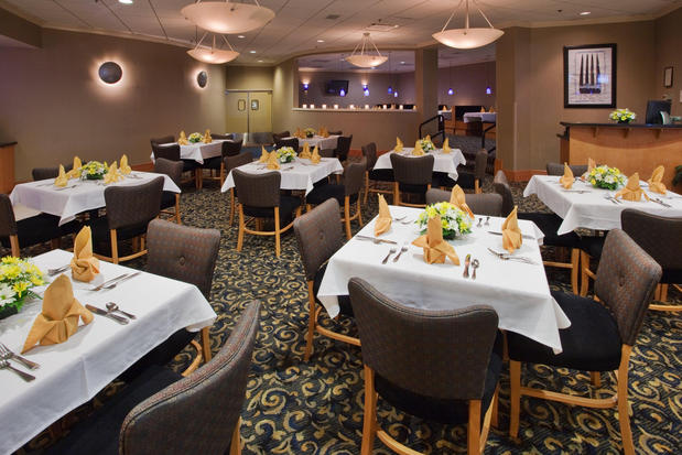 Images Crowne Plaza Virginia Beach Town Center by IHG