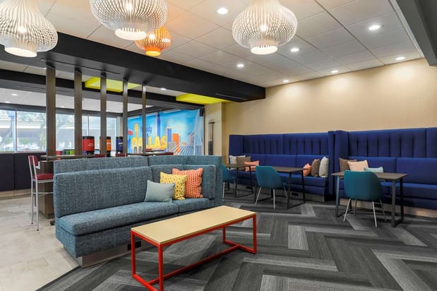 Images Tru by Hilton Dallas Market Center