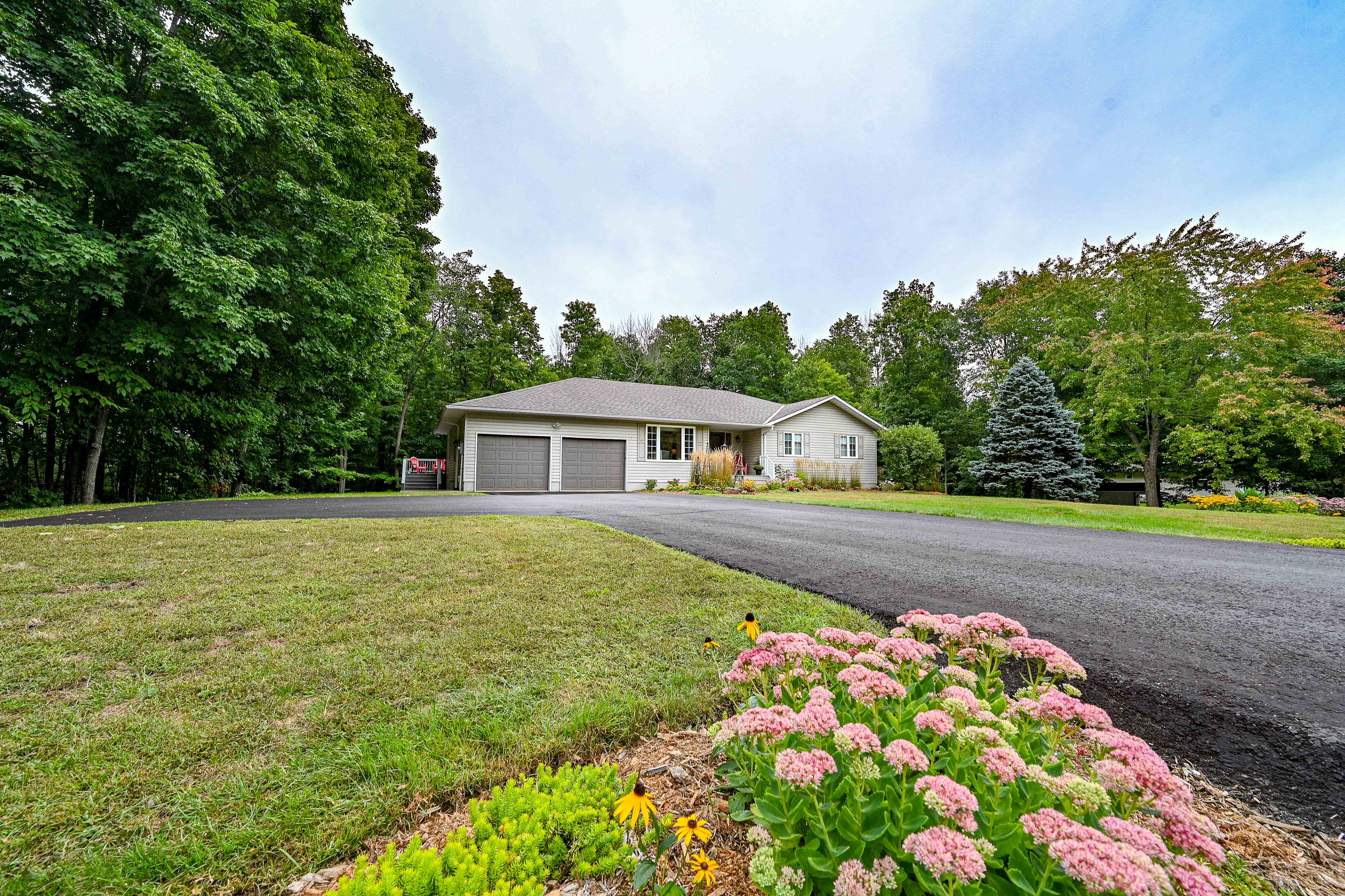 Images Leif Olson - Ottawa Real Estate Agent - Hamre Team RE/MAX Affiliates