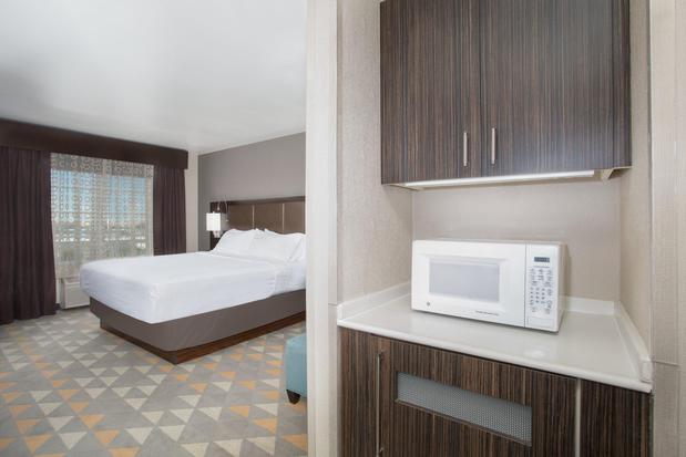 Images Holiday Inn Colorado Springs Airport by IHG