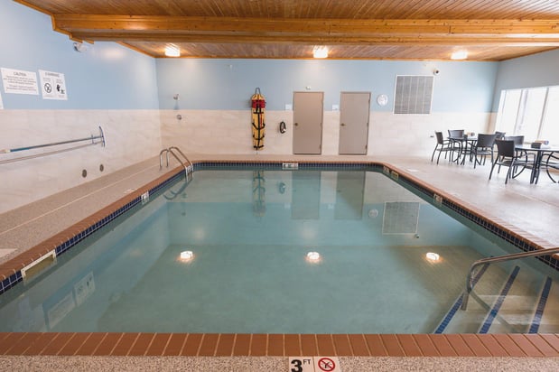 Images Holiday Inn Express & Suites Marquette by IHG