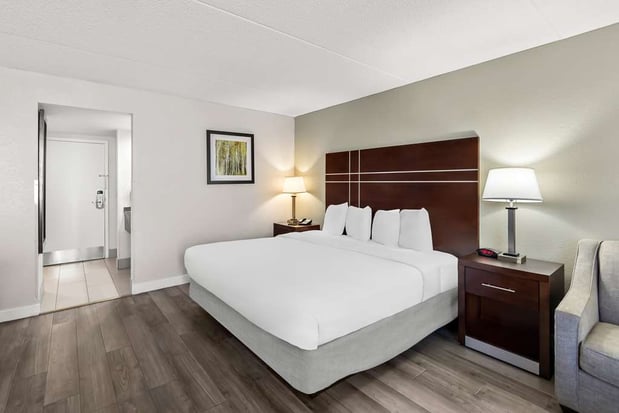Images Best Western Luxbury Inn Fort Wayne
