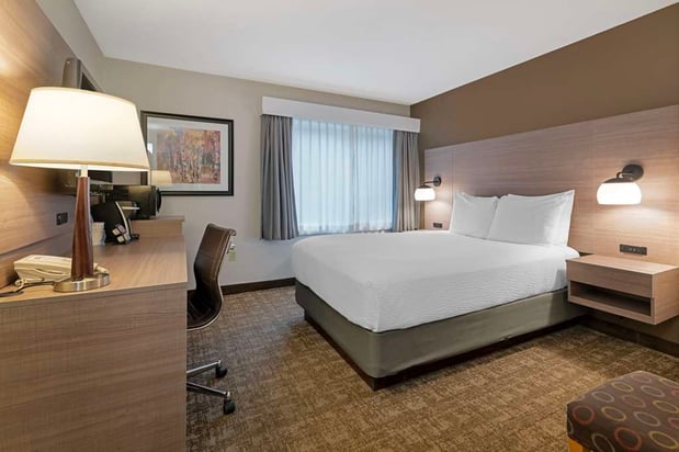 Images Best Western Plus Windjammer Inn & Conference Center