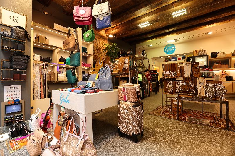 Images Manera Pelletteria & Accessori
