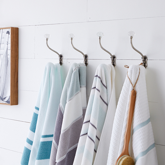 Wood Wall Hooks with Colorful towels