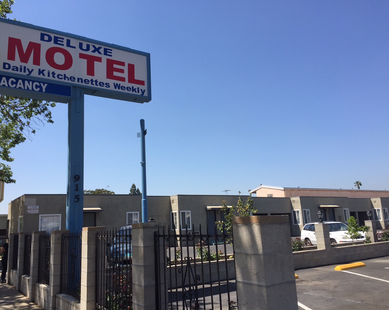 Deluxe Motel in Pomona, CA 91768