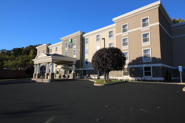 Images Holiday Inn Express & Suites Danbury - I-84 by IHG