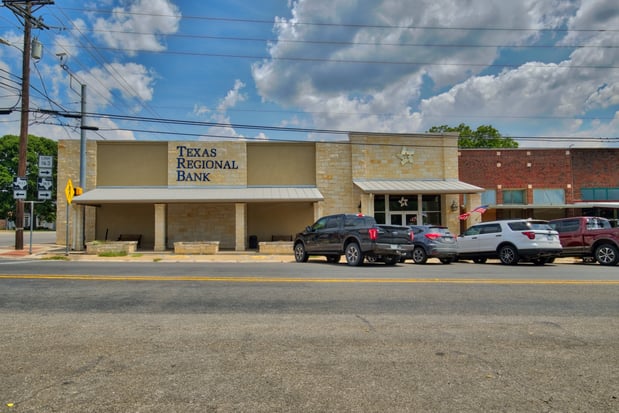 Images Texas Regional Bank