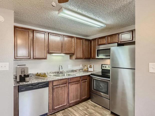 Images Fox Hill Apartments
