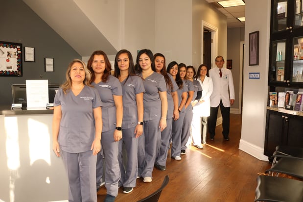 Images Salcedo Medical Center and Vein Institute: Dr. Hector L. Salcedo