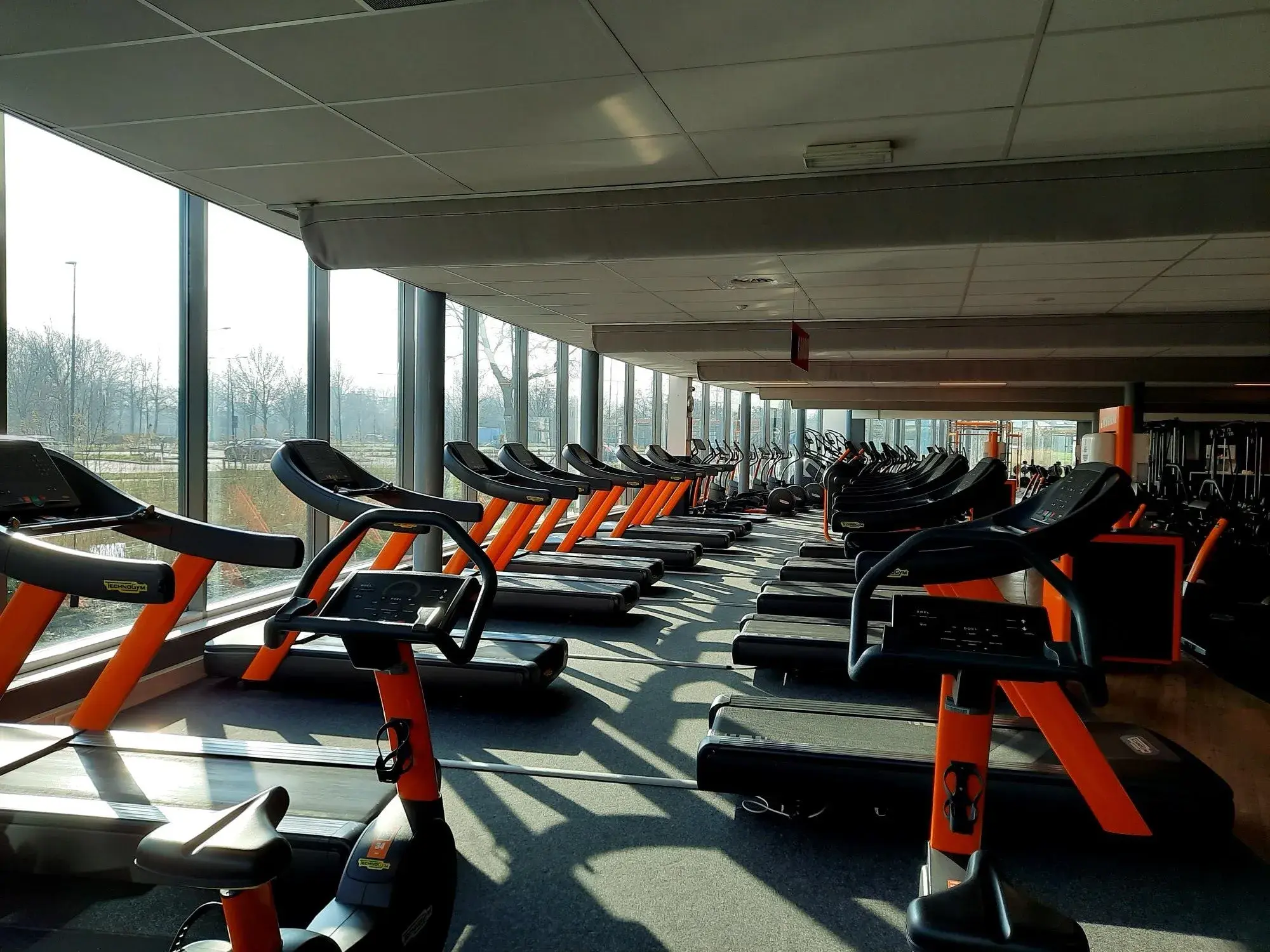 Foto's Basic-Fit 24/7