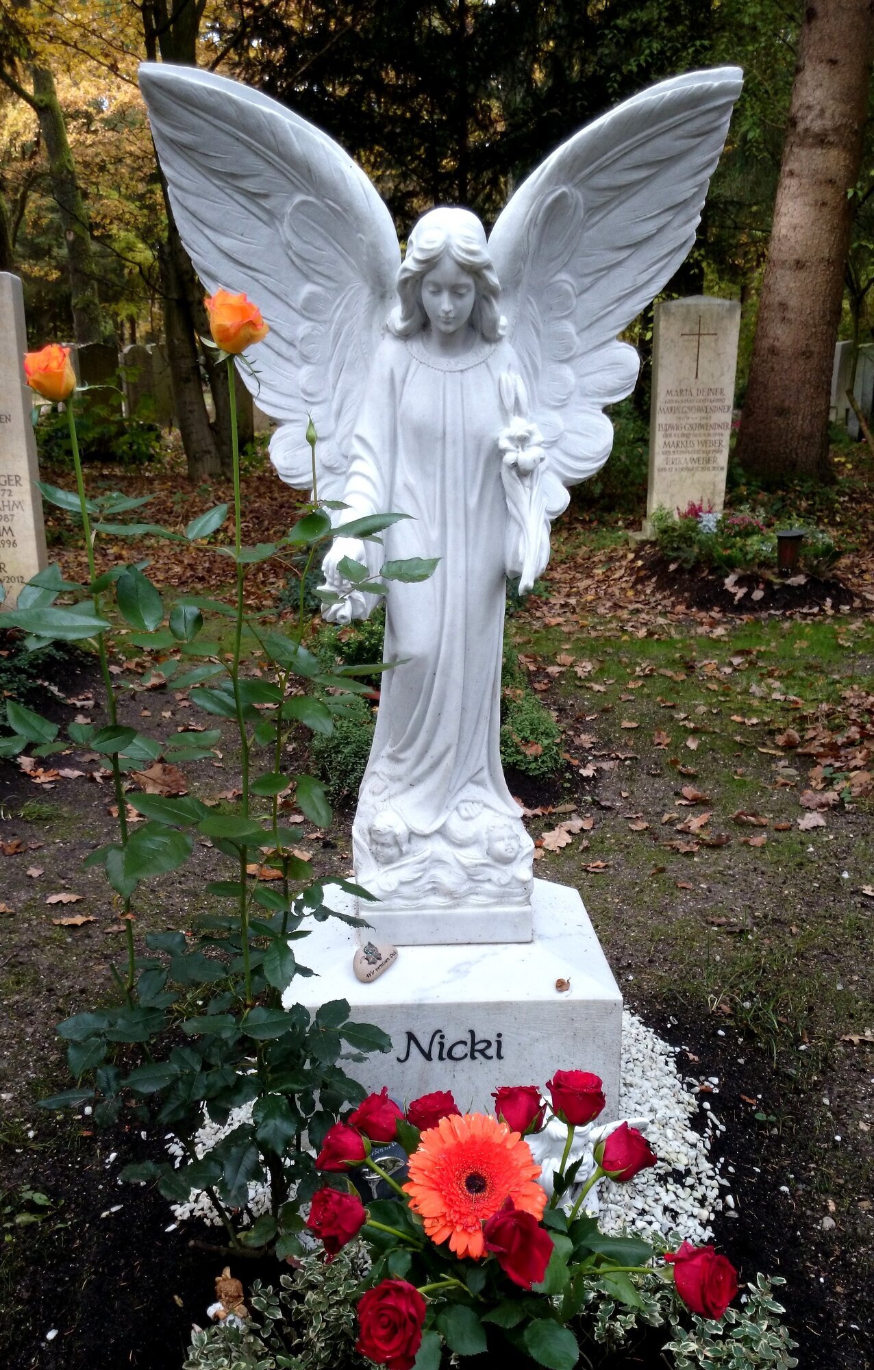 Ludwig Schneider - Denkmale und Steinbau AG - Steinmetz & Grabsteine München, Unterhachinger Straße 15 in München