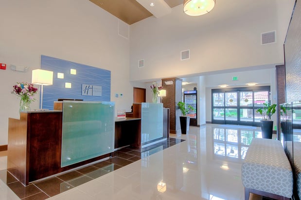 Images Holiday Inn Express & Suites Carlsbad Beach by IHG