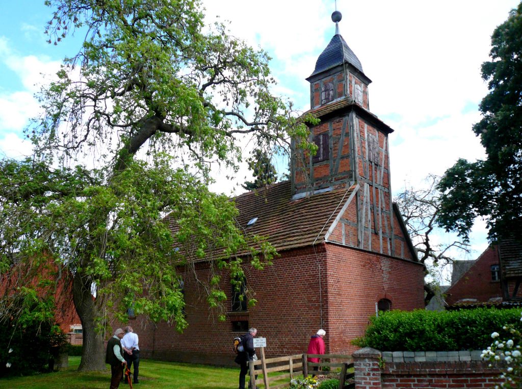 Kirche Wassersuppe - Ev. Kirchengemeinde Hohennauen, Dorfstraße 21 in Seeblick