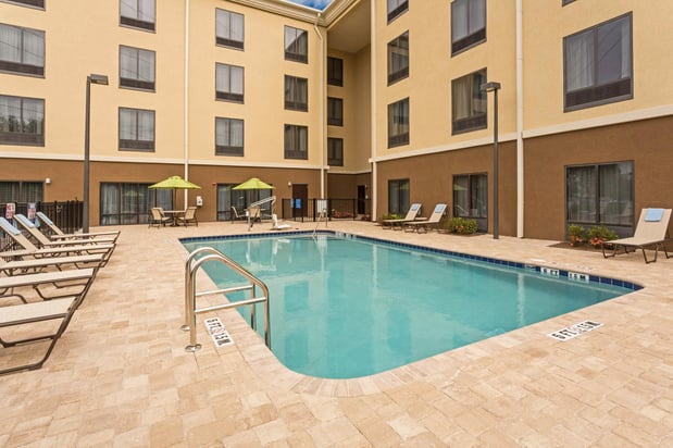 Images Holiday Inn Express & Suites Orlando East-Ucf Area by IHG