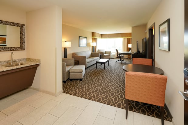 Images Holiday Inn Murfreesboro by IHG