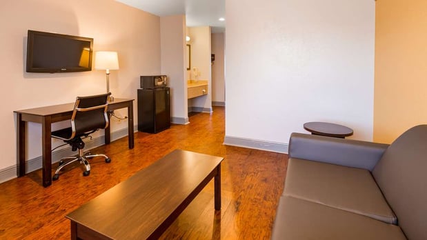 Images SureStay Plus by Best Western Hammond