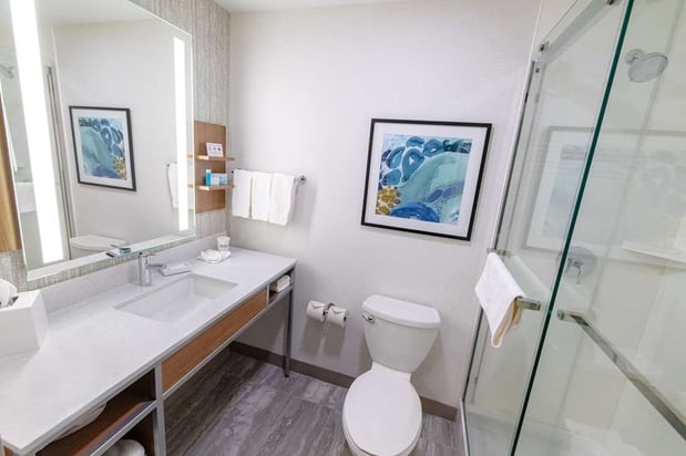 Images Hilton Garden Inn Lakewood