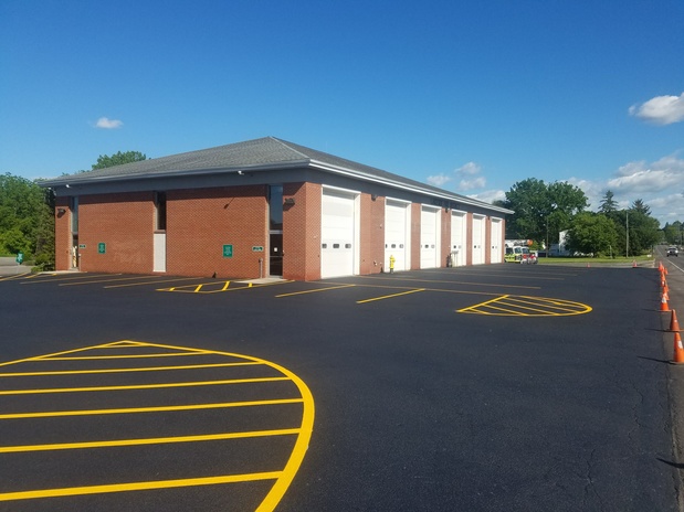 Images Pinnacle Sealing and Plowing Inc