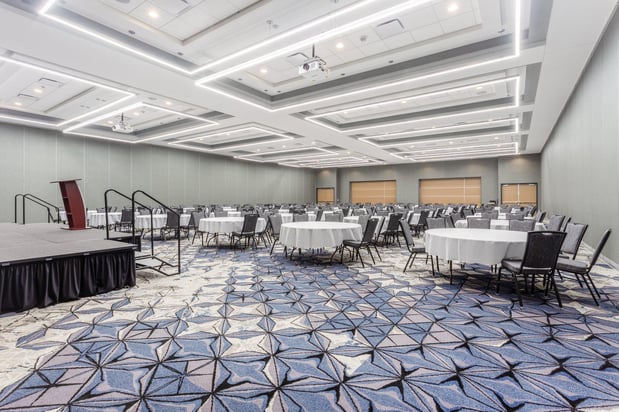 Images Holiday Inn & Suites Cedar Falls-Waterloo Event Ctr by IHG
