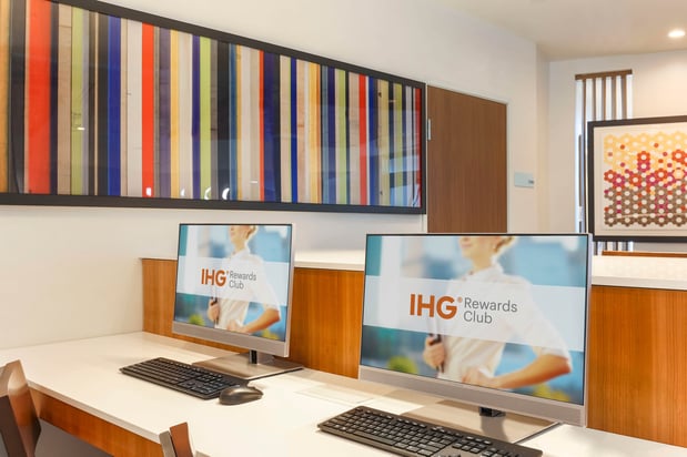 Images Holiday Inn Express & Suites Chicago O'Hare Airport by IHG