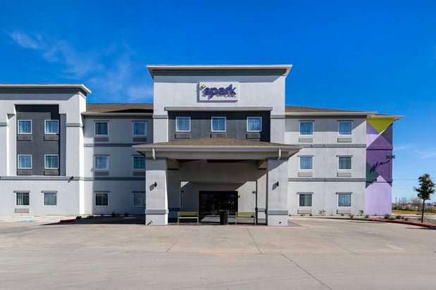 Images Spark by Hilton Midland South