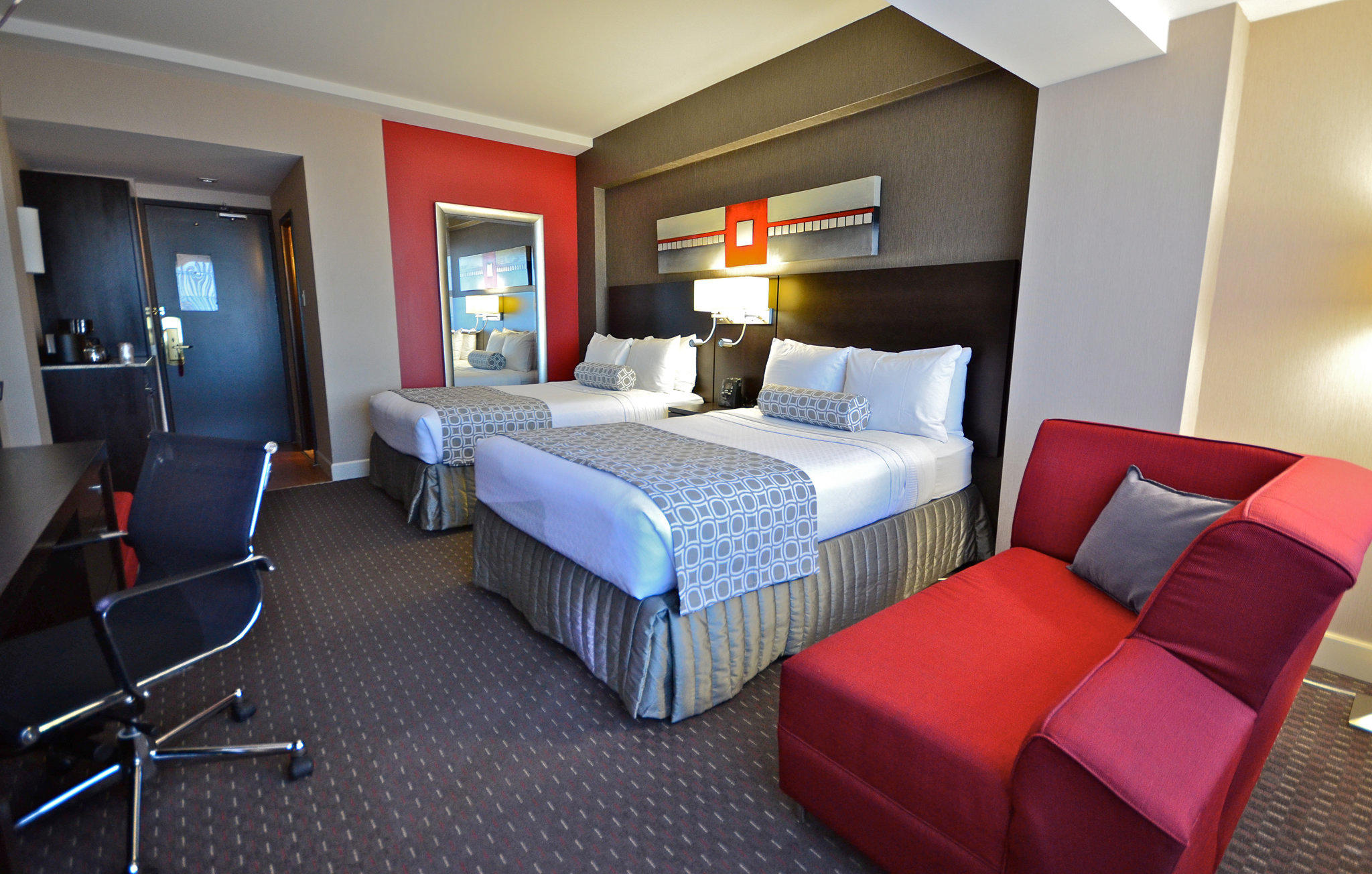 Images Crowne Plaza Montreal Airport, an IHG Hotel