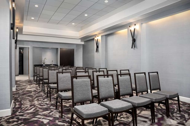 Images Embassy Suites by Hilton Crystal City National Airport