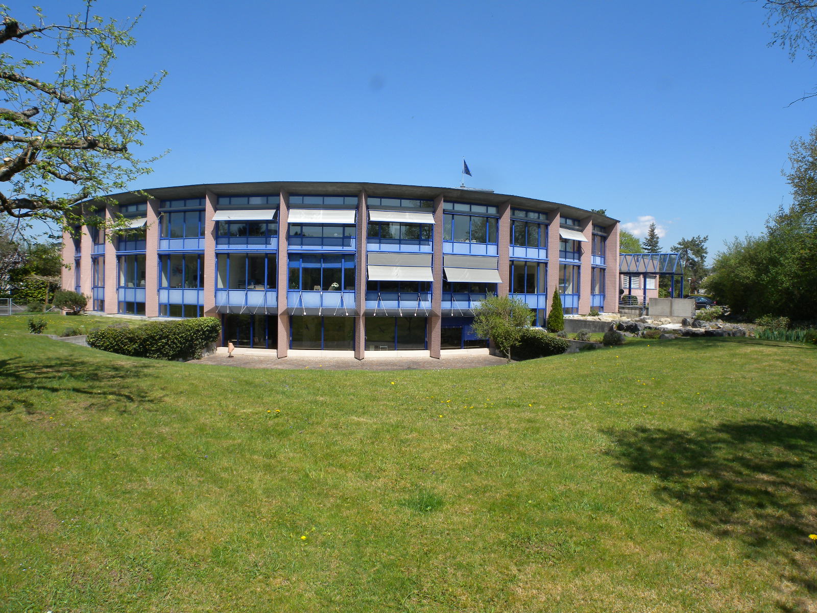 Quarz AG, Wiesenstrasse 2 in Mönchaltorf