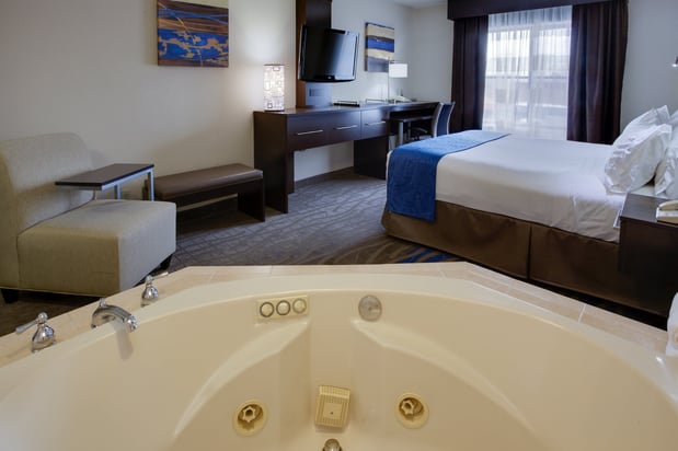 Images Holiday Inn Express & Suites Meadowlands Area by IHG