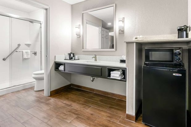 Images Best Western Executive Suites