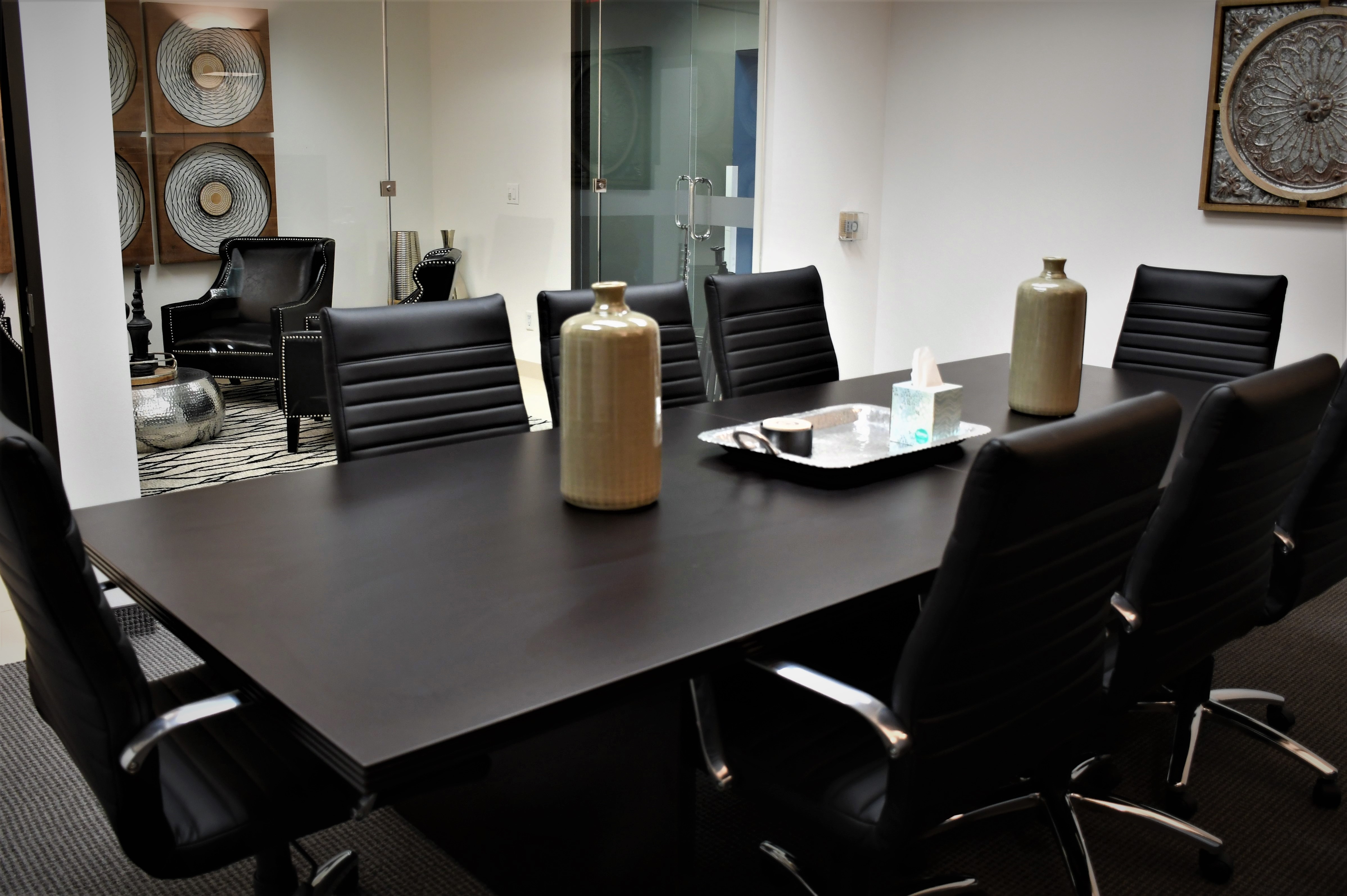 Conference room of Stewart J. Guss, Injury Accident Lawyers