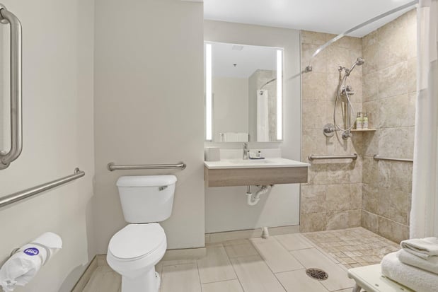 Images Holiday Inn Express Gulfport Beach by IHG