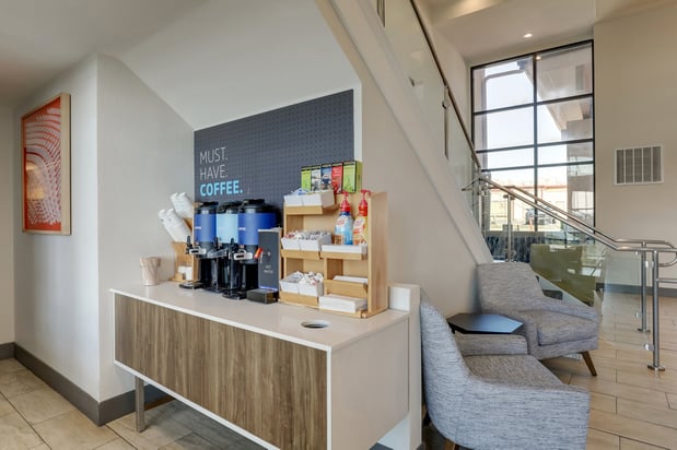 Images Holiday Inn Express & Suites Branson 76 Central by IHG